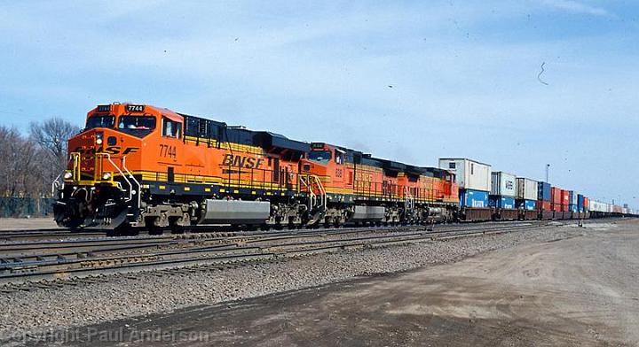 BNSF 7744 at Dilworth, MN.jpg